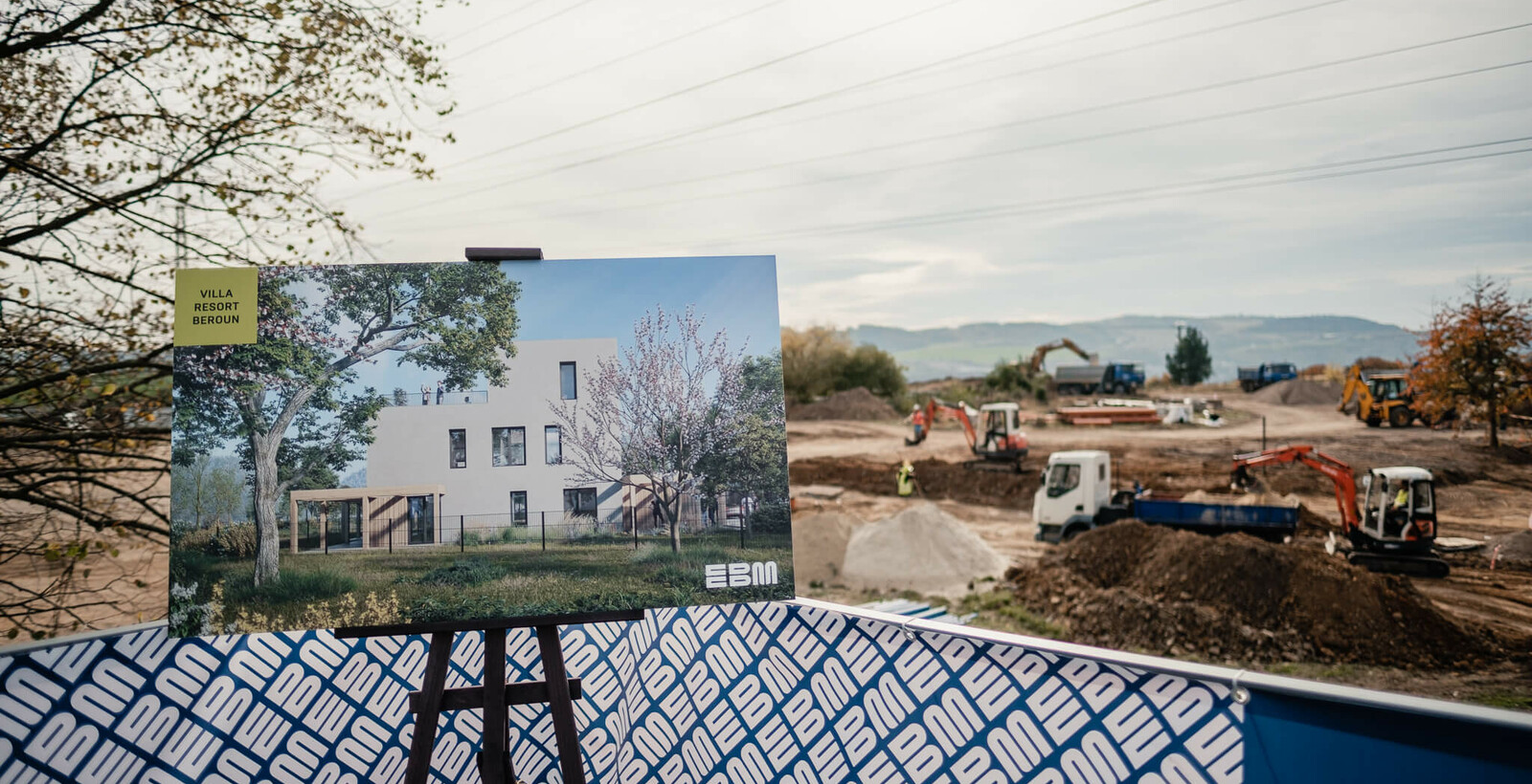 Na návrší už je rušno