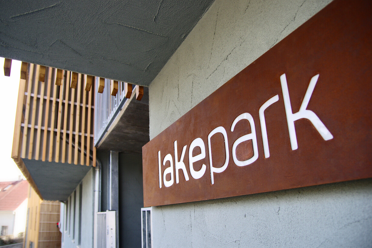 Lakepark Residence